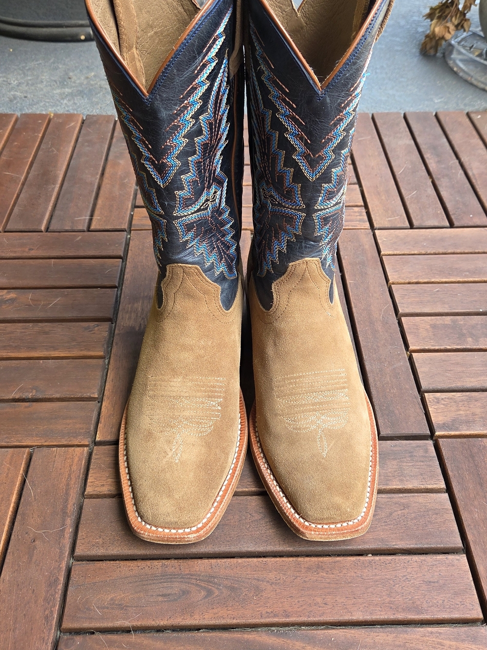 Ariat: Men’s Futurity Showman Dijon Roughout Navy Western Boot - Picture 2 of 8